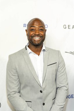 Mike Flynn, 6 Ekim 2018 tarihinde Los Angeles, Kaliforniya 'daki Spectra, Pasifik Tasarım Merkezi' nde 2018 Geanco Vakfı Hollywood galasına katılıyor.