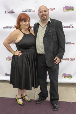 Amanda ve Kenneth J. Hall, 16 Haziran 2018 'de Hollywood, Kaliforniya' daki Mısır Tiyatrosu 'nda düzenlenen Etheria Film Gecesi' ne katıldı.