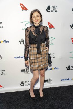 Kate Cheel, 20 Eylül 2018 'de Batı Hollywood, Kaliforniya' da 10. Yıldönümü Heath Ledger Bursu 'nu sunar.