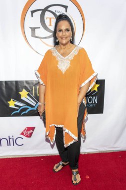 Jayne Kennedy, 30 Eylül 2018 'de Alex Theatre, Glendale, Kaliforniya' da düzenlenen 2. Yıllık HAPAWARDS, Hollywood ve Afrika Prestijli Ödüllerine katıldı.