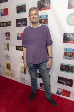Ron Ostrow, Van Nuys / Reseda Elks Lodge, Los Angeles 'ta 25 Mayıs 2018' de düzenlenen FYC Us Underdog Emmy Gösteri ve Yardım Etkinliği 'ne katılıyor.