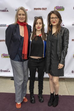 Christine Kellogg-Darrin, Maria Alice Arida, Rosita Lama Muvdi 16 Haziran 2018 'de Hollywood, Kaliforniya' daki Mısır Tiyatrosu 'nda Etheria Film Gecesi' ne katıldılar.