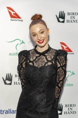 Bethany Whitmore, 20 Eylül 2018 'de Batı Hollywood, Kaliforniya' da bulunan Chateau Marmont 'taki 10. Yıldönümü Heath Ledger bursunu sunar.