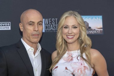 Adoni Maropis, Sarah Donnelly, 10 Haziran 2018 'de Hollywood, Kaliforniya' daki Mısır Tiyatrosu 'nda 12. Geleneksel Los Angeles Yunan Film Festivali Mükemmel Yabancılar Prömiyerine katıldı.