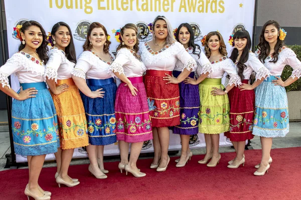 Las Colibris Nimmt Annual Young Entertainer Awards Globe Theatre Universal — Stockfoto