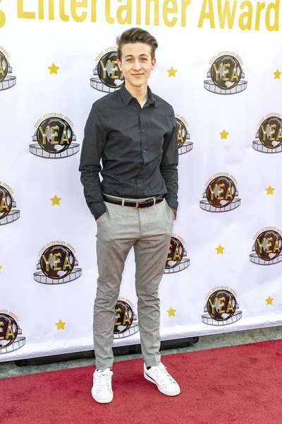 Luke Mullen Deltar Årliga Young Entertainer Awards Globe Theatre Universal — Stockfoto