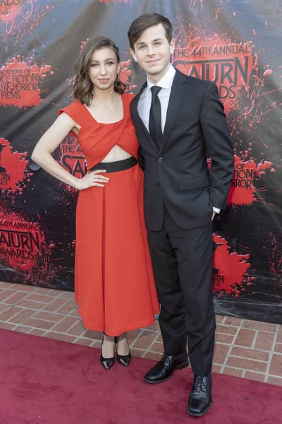 Katelyn Nacon Chandler Riggs Attend 44Th Annual Saturn Awards Castaway — Stock Photo, Image