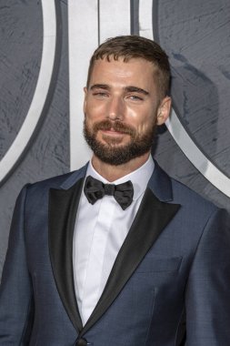 Dustin Milligan, 22 Eylül 2019 'da Pasifik Tasarım Merkezi' nde HBO 'nun Post Emmy Ödülü Resepsiyonuna katıldı.