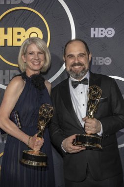 Melissa Mazin, Craig Mazin 22 Eylül 2019 'da Pasifik Tasarım Merkezi' nde HBO 'nun Emmy Ödülü Resepsiyonuna katıldı.