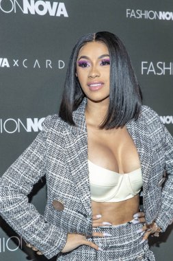 Cardi B, 14 Kasım 2018 'de BOULEVARD 3, Los Angeles, Kaliforniya' da Moda Nova X Cardi B fırlatma etkinliğine katıldı..