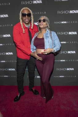 Floyd 'A1' Bentley ve Lyrica Anderson 14 Kasım 2018 'de BOULEVARD 3, Los Angeles, Kaliforniya' da Moda Nova X Cardi B fırlatma etkinliğine katıldılar..