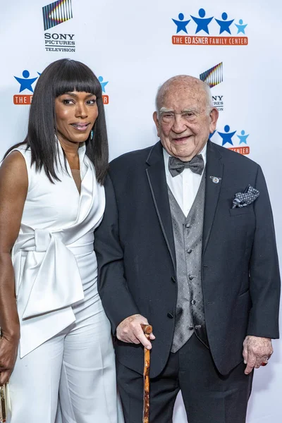 Angela Bassett Asner Zúčastnit Noc Snů Gala Asner Family Center — Stock fotografie