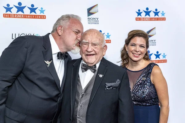 Art Smith Asner Elaine Frontain Bryant Attend Night Dreams Gala — Stock Photo, Image