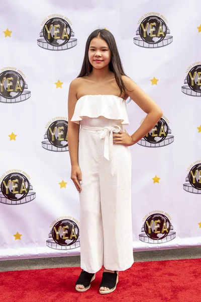 Emily Delahunty Adopts 4Th Annual Young Entertainer Awards Warner Brother — 스톡 사진
