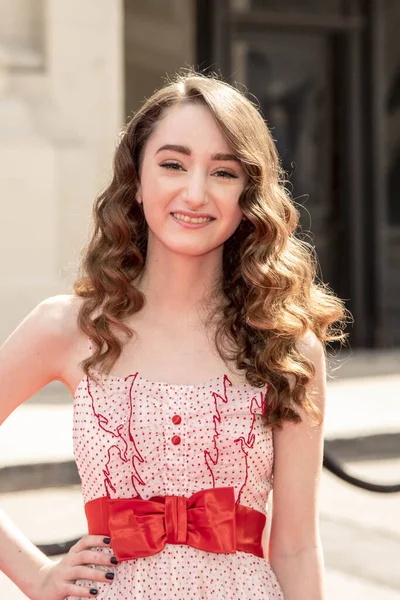 Olivia Keville Nimmt April 2019 Den 4Th Annual Young Entertainer — Stockfoto