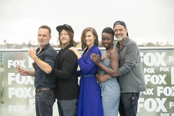 Andrew Lincoln Norman Reedus Lauren Cohan Danai Gurira Jeffrey Dean — Stock Photo, Image