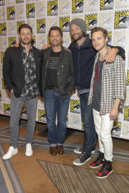 Jensen Ackles, Misha Collins, Jared Padalecki, Alexander Calvert 22 Temmuz 2018 'de Comic-Con International San Diego 2018 - CW 