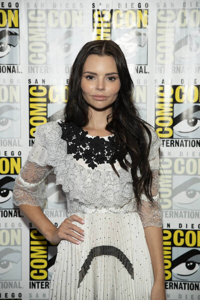Eline Powell attends Siren press room at Comic Con 2018, San Diego, California on July 19, 2018