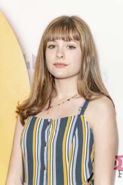 Afra Tully 20 Nisan 2019 'da TCL Çin Tiyatrosu 6, Hollywood, CA' da 2019 Hollywood Kısa Komedi Film Festivali 'ne katıldı.