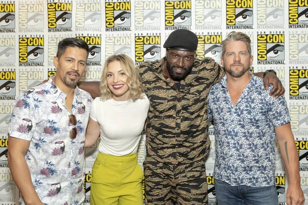 Jay Hernandez Perdita Weeks Stephen Hill Zachary Knighton Wonen Comic — Stockfoto