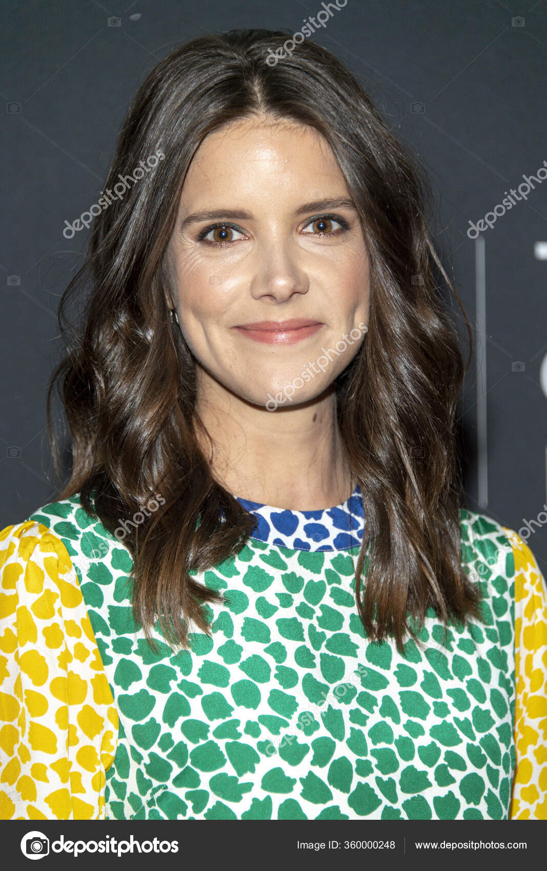 Аңғал орыс қыздың порно сұхбаты Үйде жасалған салбыраған сиськи