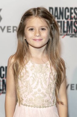 Keeley Begeman 20 Haziran 2019 'da Hollywood' daki TCL Çin Tiyatrosu 'nda düzenlenen Dünya Film Festivali' nden 90 feet uzaklıktadır..