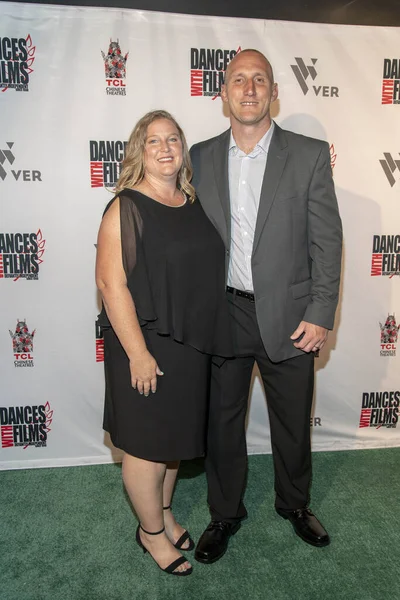 克里斯 巴伯与妻子阿曼达出席2019年6月20日在加州好莱坞Tcl中国戏剧学院举行的 与家人共舞90英尺 电影节世界首映礼 — 图库照片