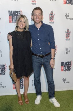 Becky ve Daniel Campbell, 16 Haziran 2018 'de Hollywood, Kaliforniya' da bulunan TCL Çin Tiyatrosu 'nda düzenlenen Antika Dünya Premiere Film Festivali' ne katılırlar..