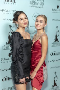 Mackenzie Ziegler ve Emily Skinner, 16 Şubat 2019 'da Novo Theatre, Los Angeles, CA' da 2019 Makyaj Sanatçısı ve Saç stilistleri loncası ödüllerine katıldı.