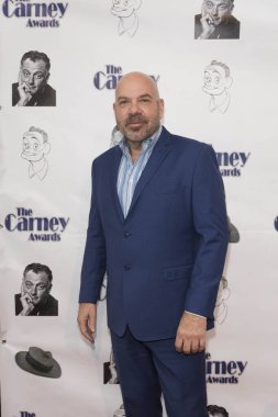 Jason Stuart, Paley Medya Merkezi 'ndeki 2. Yıllık Carney Ödülleri' ne geliyor. 