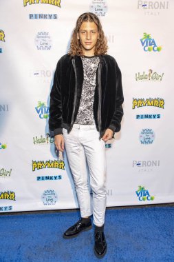 Hari Tahov, 9 Kasım 2018 'de Burbank, Kaliforniya' daki The Production Compound House, Kaliforniya 'da PRYMRR' ın Blue Lights Bash & Music Video Yayımlama Partisi 'ne katıldı.