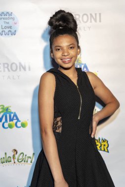 Denaya Morris, 9 Kasım 2018 'de Burbank, Kaliforniya' daki The Production Compound House, Kaliforniya 'da PRYMRR' ın Blue Lights Bash & Music Video Yayımlama Partisi 'ne katıldı.