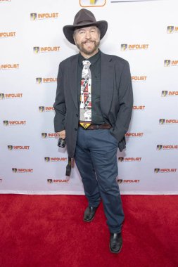 Steven L. Sears, 12 Eylül 2018 'de Mondrian Hotel, Kaliforniya' daki Skybar 'da düzenlenen INFOLIST PRE-EMMYS SOIREE toplantısına katılıyor.