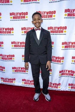 Brandin Stennis, Barbara Eden ve 