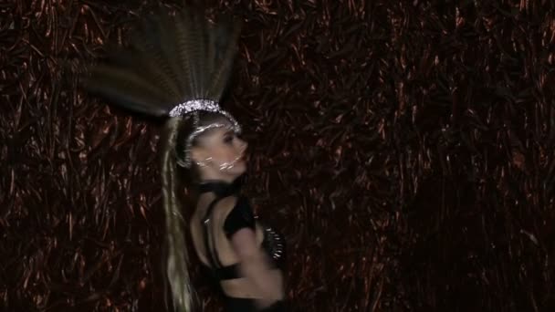 Женщина красиво одевается видео — 12