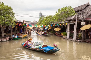 Pattaya yüzen pazarı