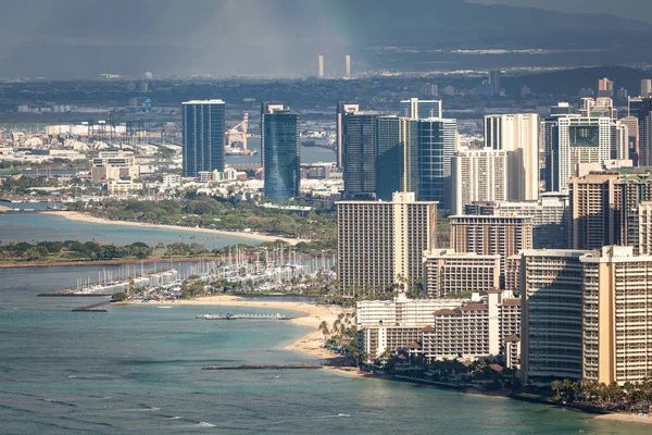 Waikiki Marina ve tatil köyleri