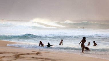 Banzai Pipeline günbatımı