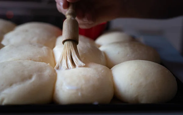 Måla Mjölk Okokt Bröd Rullar Gör Brödrullar Hemma Hobby — Stockfoto