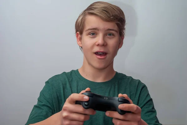Έφηβος Που Παίζει Βιντεοπαιχνίδια Βαριέται Στο Σπίτι — Φωτογραφία Αρχείου