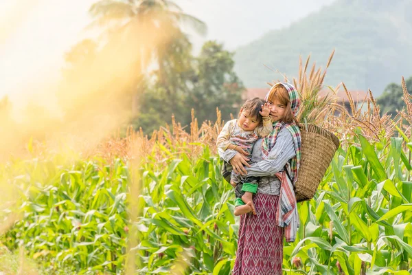 Madre e hija — Foto de Stock