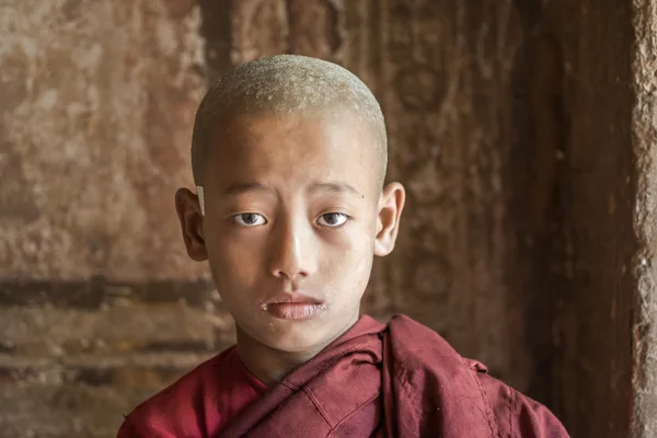 Pequeno monge de Mianmar em Ola Bagan — Fotografia de Stock