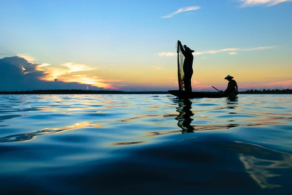 Asijské Rybář Silueta Rybolov Obou Při Západu Slunce — Stock fotografie