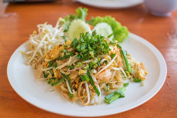 Pad thai, tradiční jídlo z Thajska — Stock fotografie