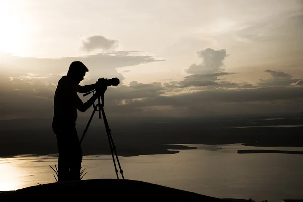 Fotógrafo disparando foto —  Fotos de Stock