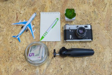 öğesi düz seyahat yatıyordu