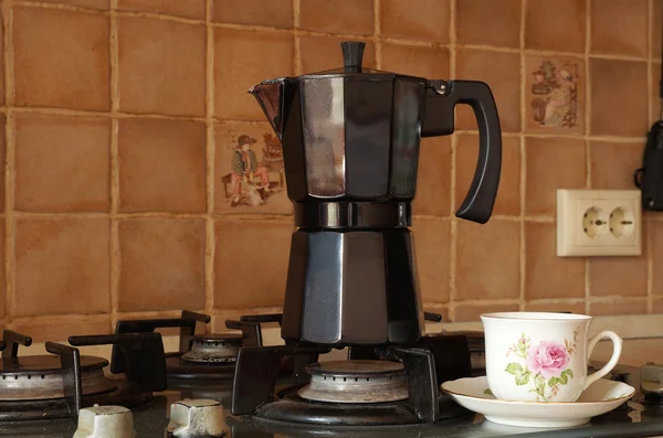 Pembuat kopi jenis geyzer ini — Stok Foto