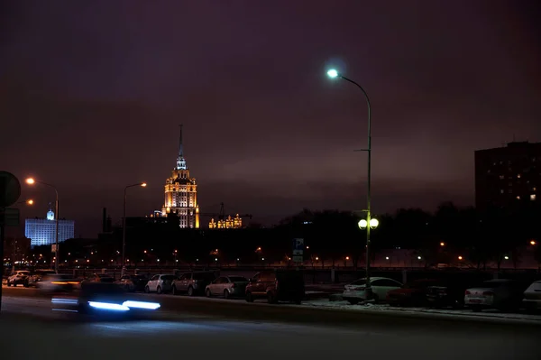 Night landscape overlooking the Moscow skyscraper — Stock Photo, Image