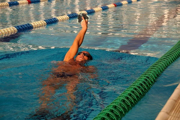 Nadador en la piscina —  Fotos de Stock