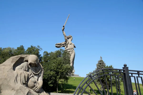Rzeźba "Ojczyzny" na Mamayev Kurgan — Zdjęcie stockowe